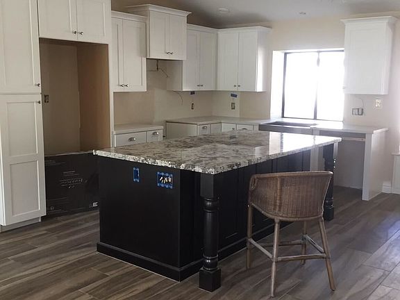 2nd image of 1401 N Pebble Beach Dr