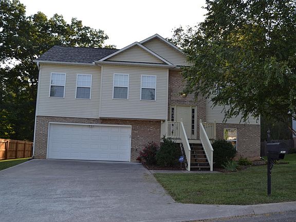 2nd image of 1813 Silver Cloud Ln