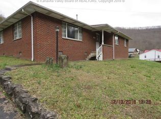 14499 Daniel Boone Pkwy, Peytona, WV 25154