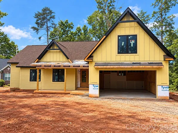 1676 Parkside Dr, Catawba, NC 28609