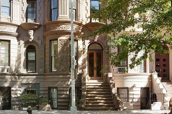 Sold by ROOM Real Estate | media 2