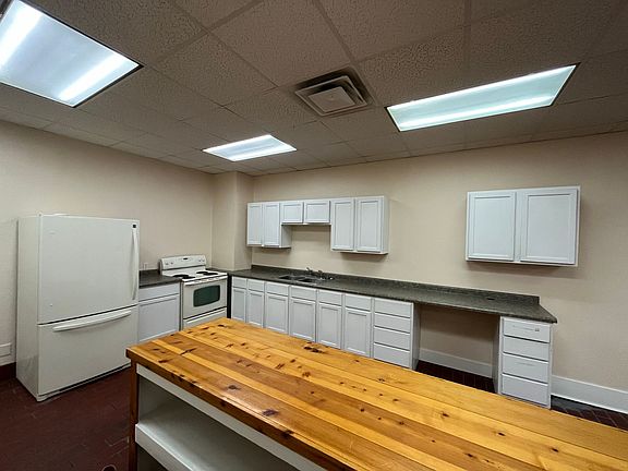 2nd image of 138 N Main St #7