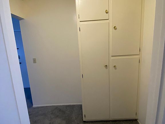 5th image of 135 N Wilson Ave #8