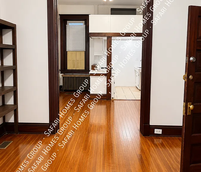 220 S Augusta Ave #1F — Photo 2