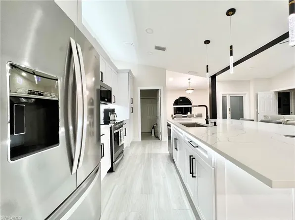 3690 White BLVD, NAPLES, FL 34117