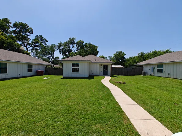 1321 Franklin Ave, Bonham, TX 75418