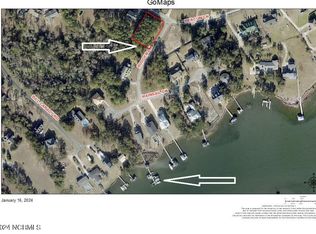 380 Beacon Ln, Sneads Ferry, NC 28460