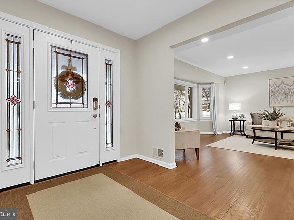 4th image of 1701 Glastonberry Rd