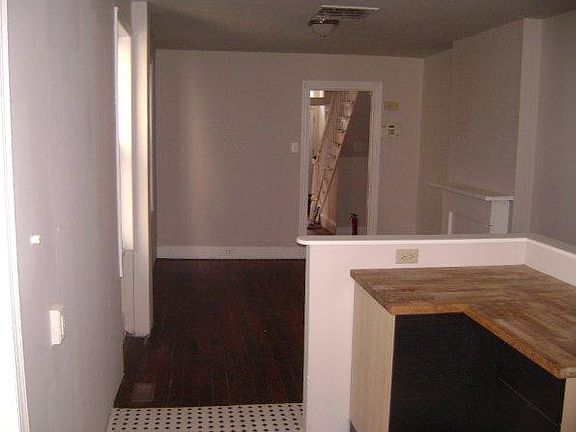 5th image of 1710 N Willington St