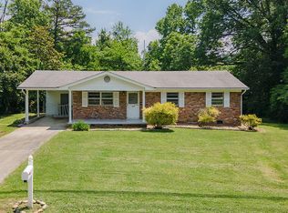 8104 Luscombe Dr, Knoxville, TN 37919