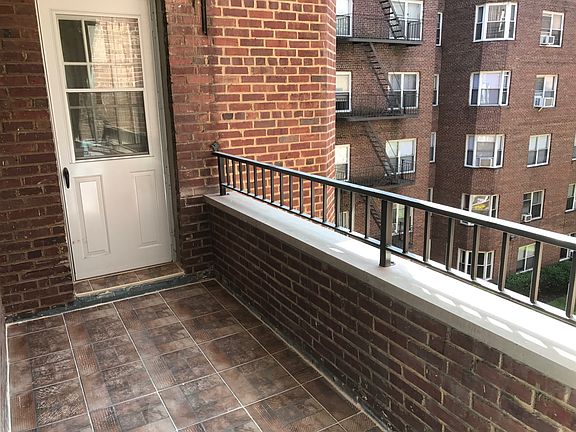 2nd image of 6864 Yellowstone Blvd APT A57