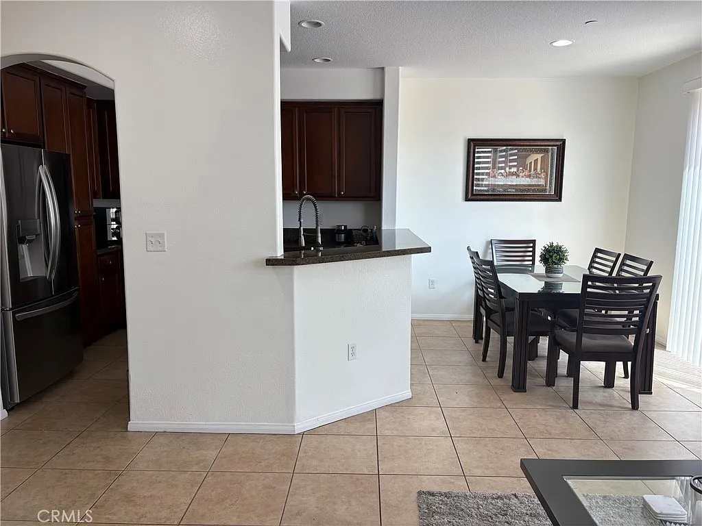 5 bed, 2107 sqft, $5,000 — Photo 4