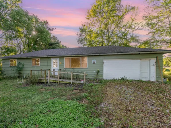 2011 Fayetteville Rd, Blanchester, OH 45107