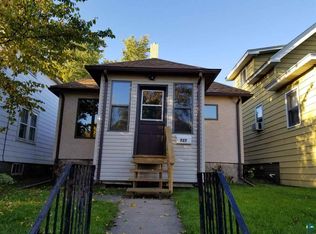 727 Hayes St, Eveleth, MN 55734