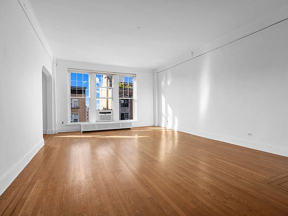 4th image of 610 W End Ave APT 12F