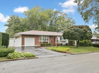 15 Sheldon Pl, Commack, NY 11725