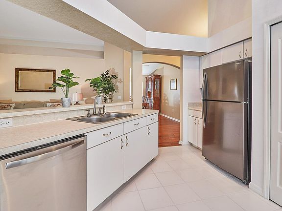 3rd image of 3841 Bellewater Blvd