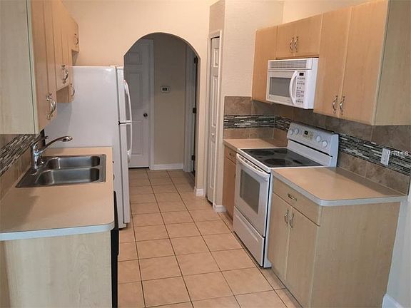 3rd image of 8753 Lancelot Ave