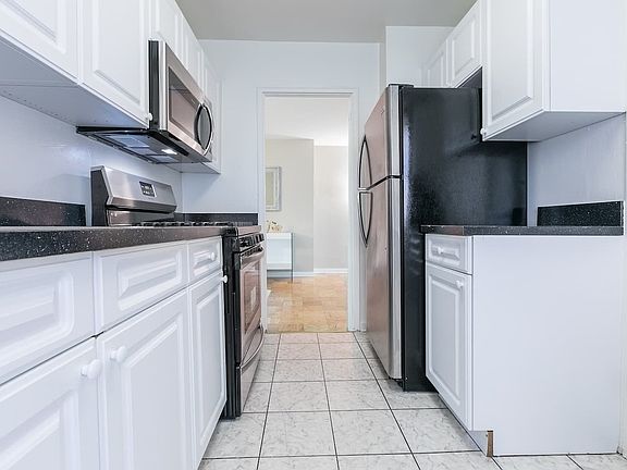 4th image of 51 E 94th St #14A