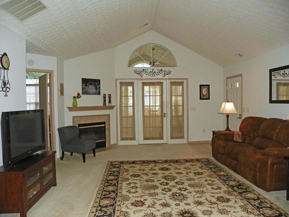 1st image of 723 Windward Ln