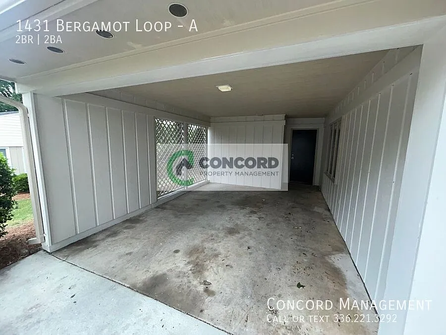 Building Photo - 1431 Bergamot Loop #A