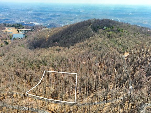 2nd image of 20 Sunset Ridge Rd