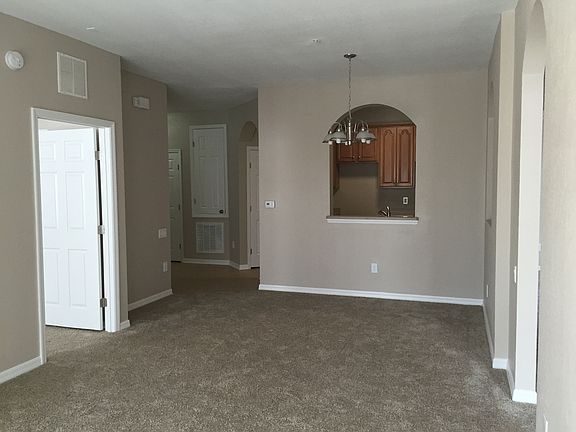 5th image of 8300 Portofino Dr Unit 203