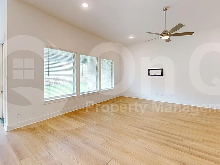 2950 Frederick Dr — Photo 26
