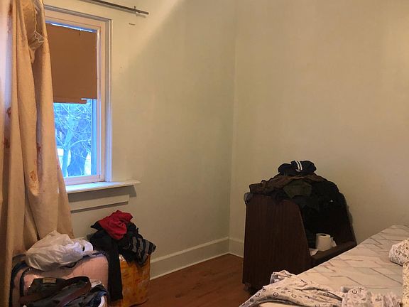 5th image of 985 Oak St APT 3