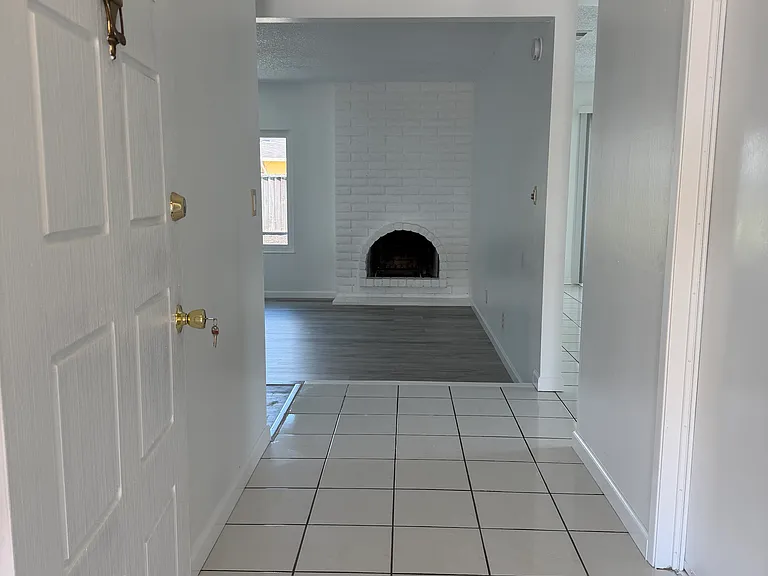 34526 Egerton Pl — Photo 2