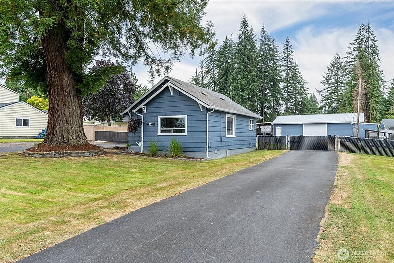 2nd image of 131 Niblett Way