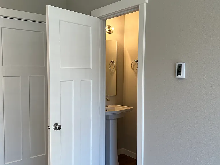 314 Stevens St NE — Photo 28