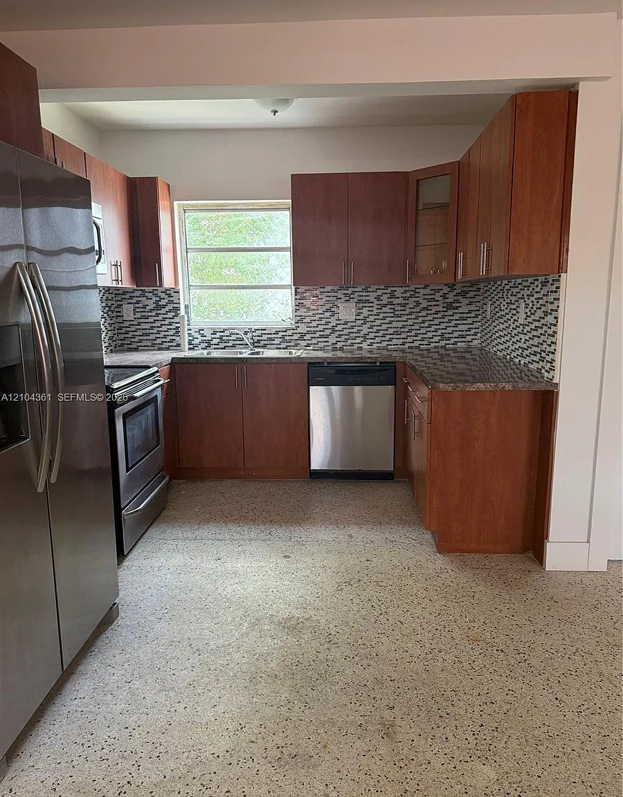 Coral Way Center Amd — Photo 3