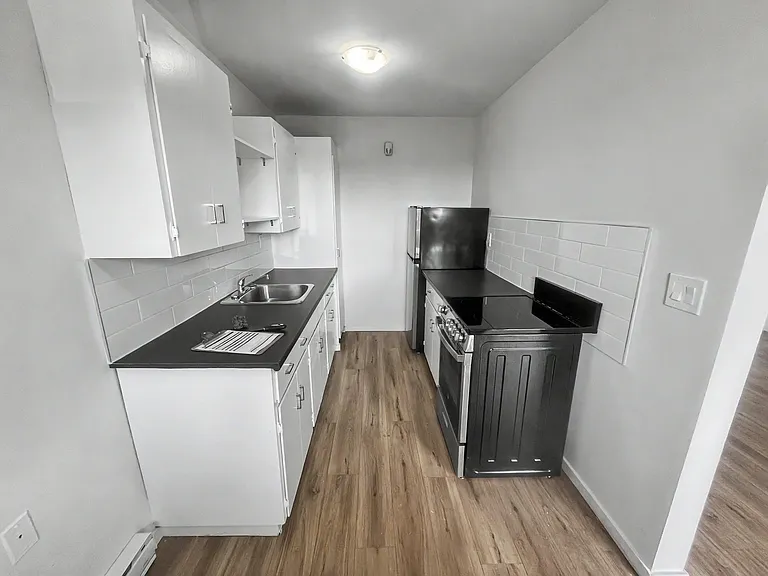3498 Lovat Ave — Photo 14