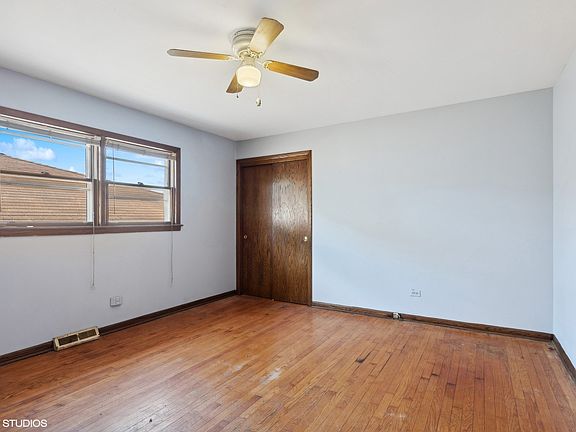 4th image of 9029 N Western Ave