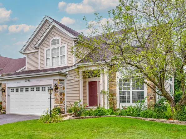 3210 Haverhill Dr, Aurora, IL 60502