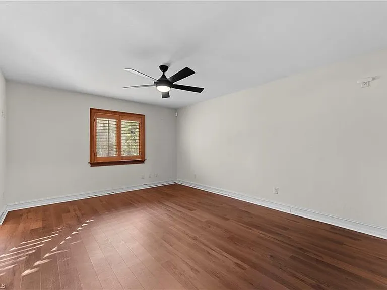 840 Jung Blvd W — Photo 30