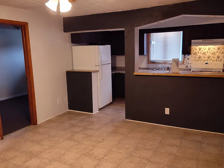 163 Spencer St — Photo 8