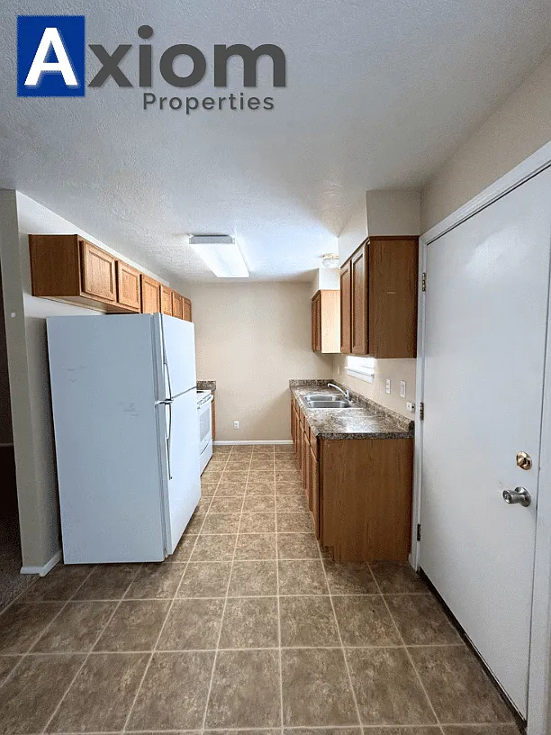 2 bed, 952 sqft, $975 — Photo 3