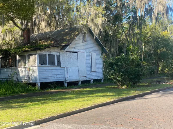 705 OLIVE Street, Palatka, FL 32177