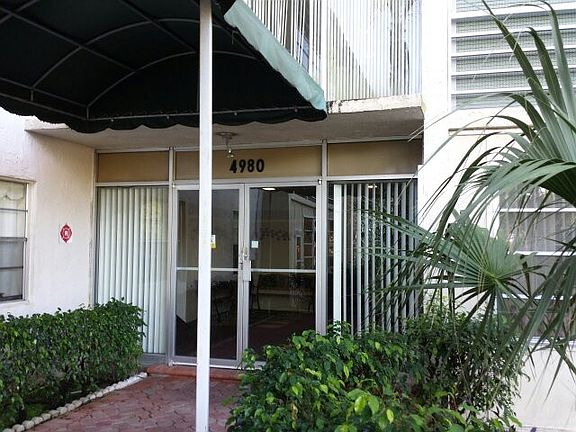 3rd image of 4980 E Sabal Palm Blvd APT 131