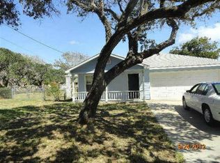 1022 N Allen St, Rockport, TX 78382