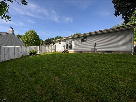 4th image of 1310 Nottingham Sq NE
