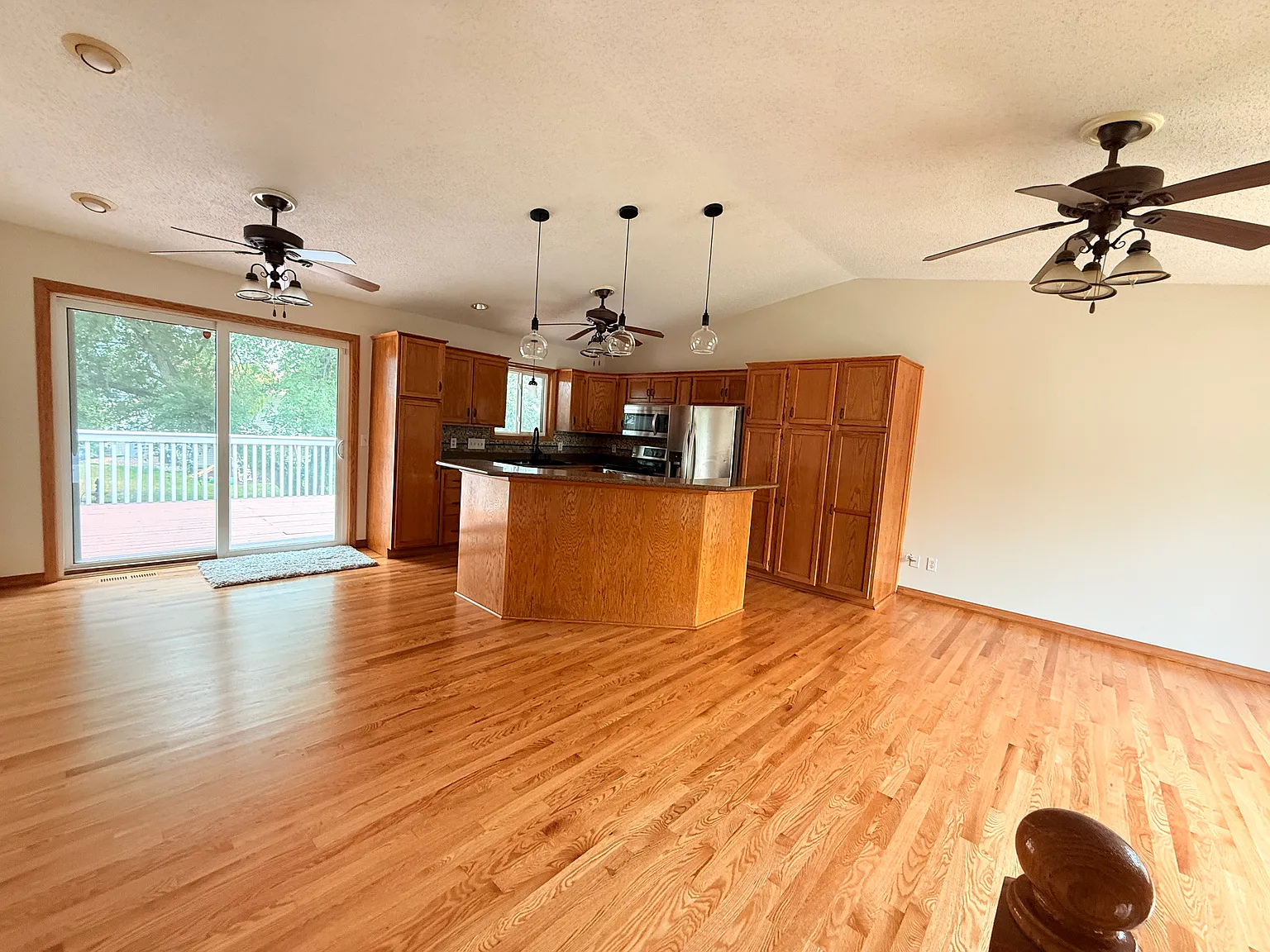 4 bed, 1912 sqft, $3,600 — Photo 4