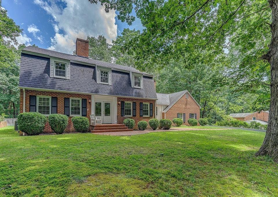1st image of 6133 Hidden Valley Dr