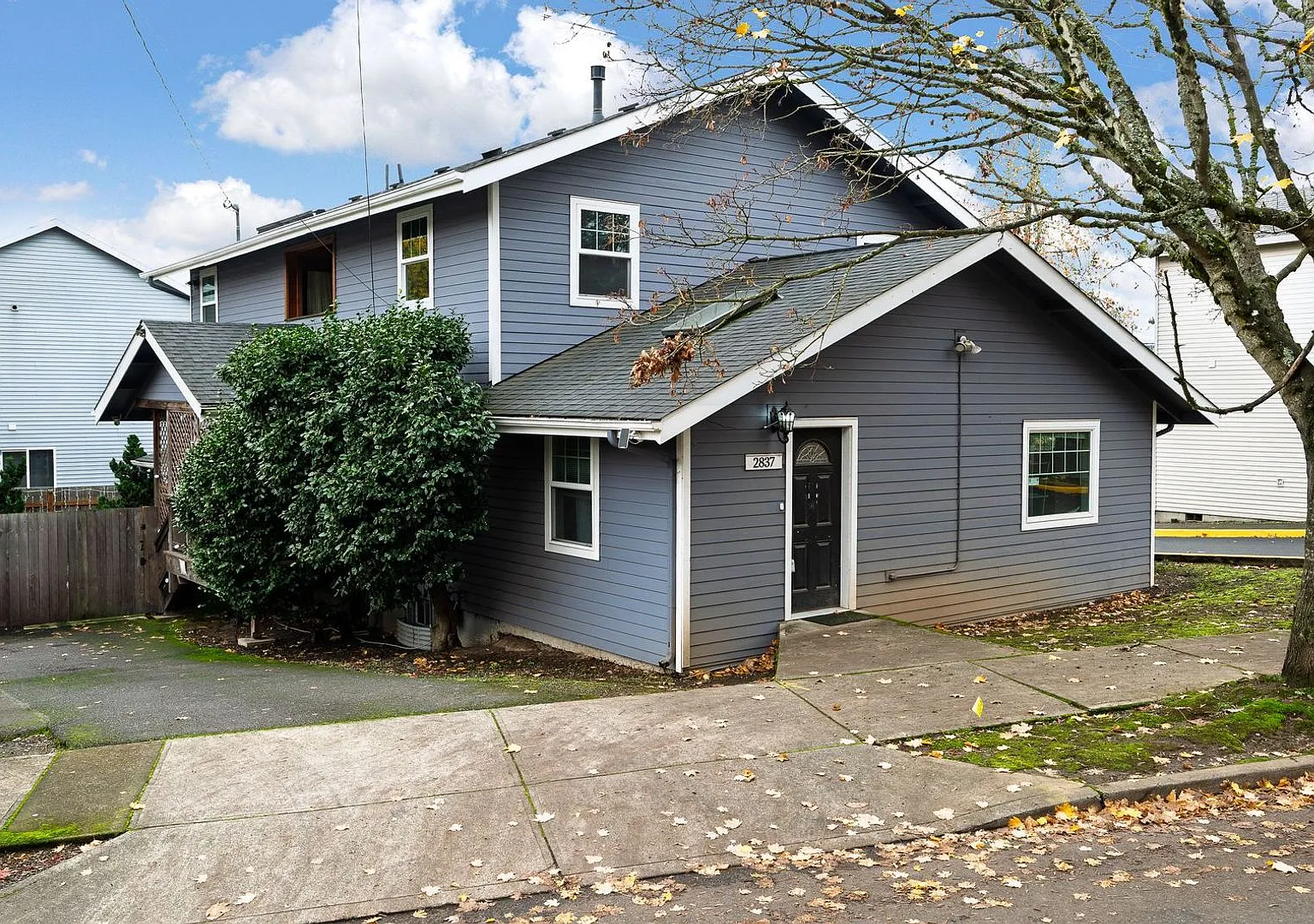 Spacious 4-Bedroom Home with Fenced Yard & A/C SE Portland — Photo 1