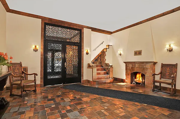 Sold by Corcoran | media 14