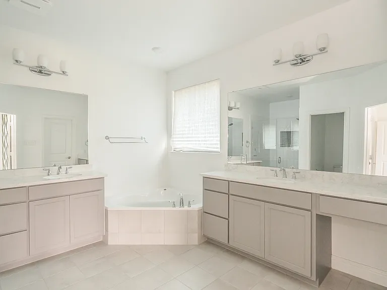 727 Mahogany Ln — Photo 6