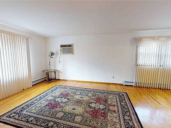 3rd image of 515 Cameron St