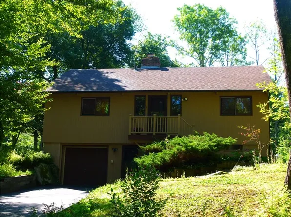 6 Higgins Dr, Kingston, RI 02881